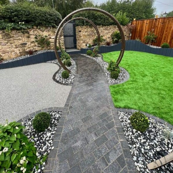 Ash Black Granite cobbles